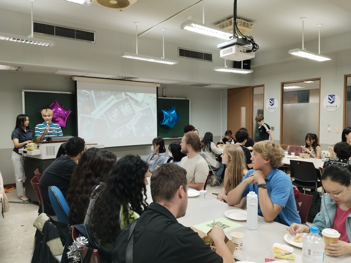 【中文聊天室】113-2學期 印尼組 成果圖片