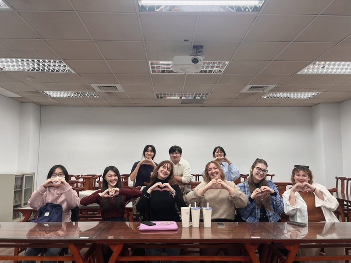 【中文聊天室】113-1學期 法國組 成果圖片