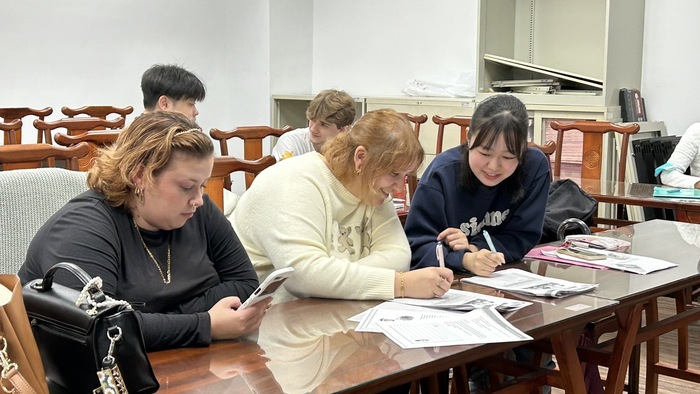 【中文聊天室】113-1學期 法國組 成果圖片