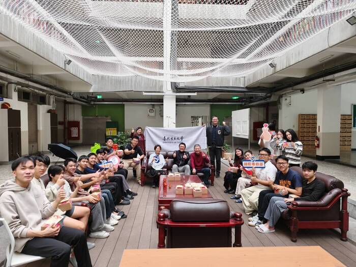 【國際處活動】2026 暖暖送情度新春，預祝所有國際學生馬到成功 Happy New Year to International Studendts圖片