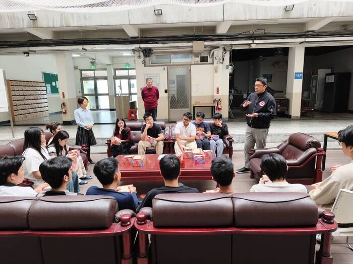 【國際處活動】2026 暖暖送情度新春，預祝所有國際學生馬到成功 Happy New Year to International Studendts圖片