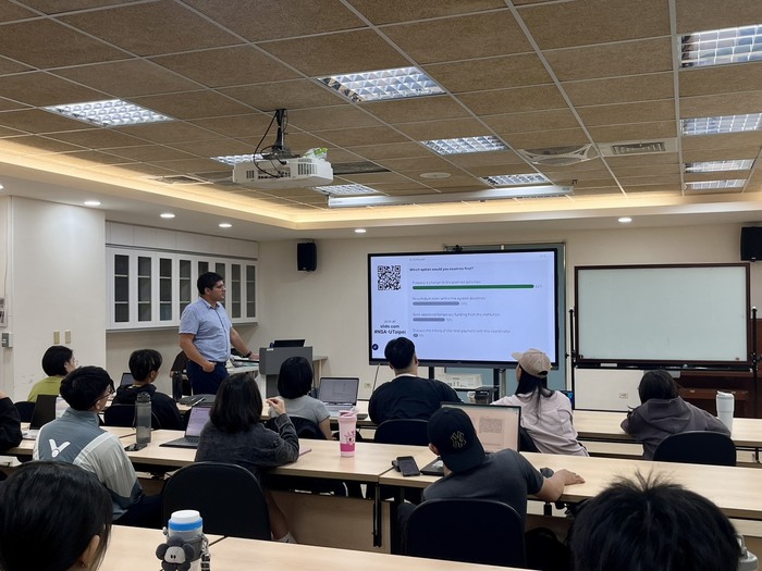 【國際交流】保加利亞學者三日交流次日：Ivan Slavchev 副教授深入休管所與運科所 探討國際專案與數位體育圖片