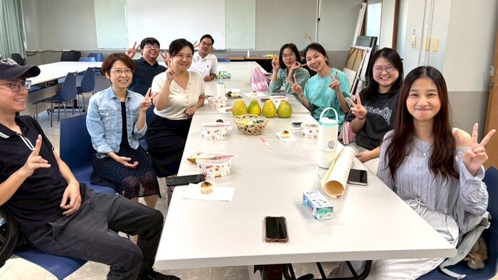 【國際處中文聊天室】「114-1學位生中文聊天室」首場餐聚 感受中秋溫馨氛圍圖片