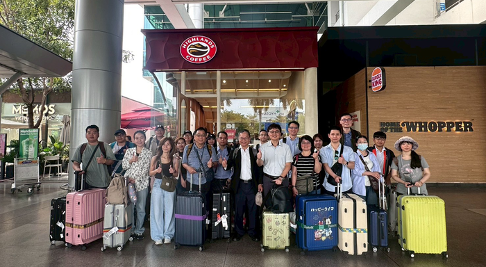 全臺各校與會代表抵達越南圖片