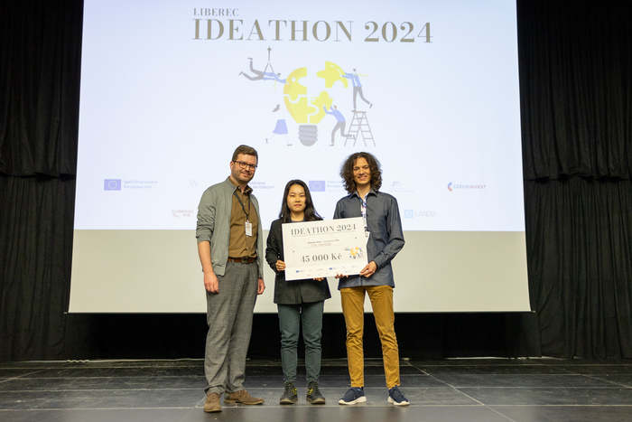 本校交換生李淓穎和捷克同學Adam Soltan組成Formosa隊，榮獲捷克Ideathon Liberec 2024大學組首獎