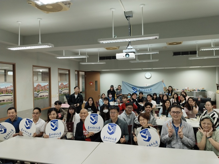 【國際處公告】2025.10.22 114-1境外生期中關懷會議暨1947年創立之雪王冰淇淋就業輔導講座 2025 Fall Semester Midterm Care Meeting for Foreign Studednts圖片